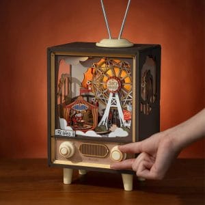 Robotime Rolife – Sunset Carnival Music Box Book Nook Kit